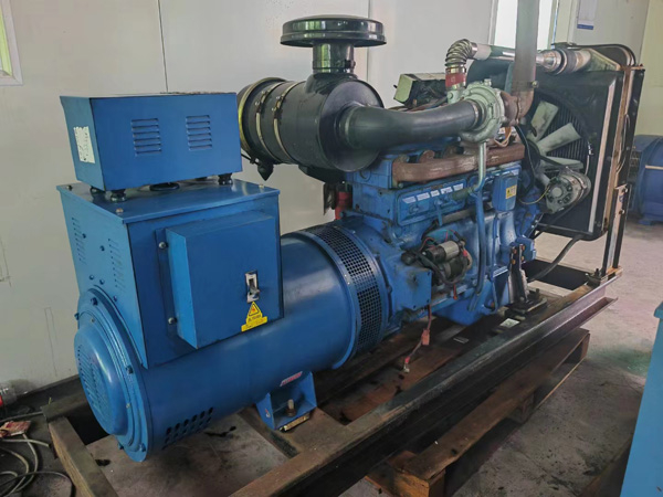 通渭100kW柴油发电机组使用多级机油有哪些优缺点？